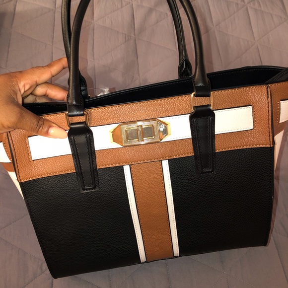 Purse - Picture 1 of 5